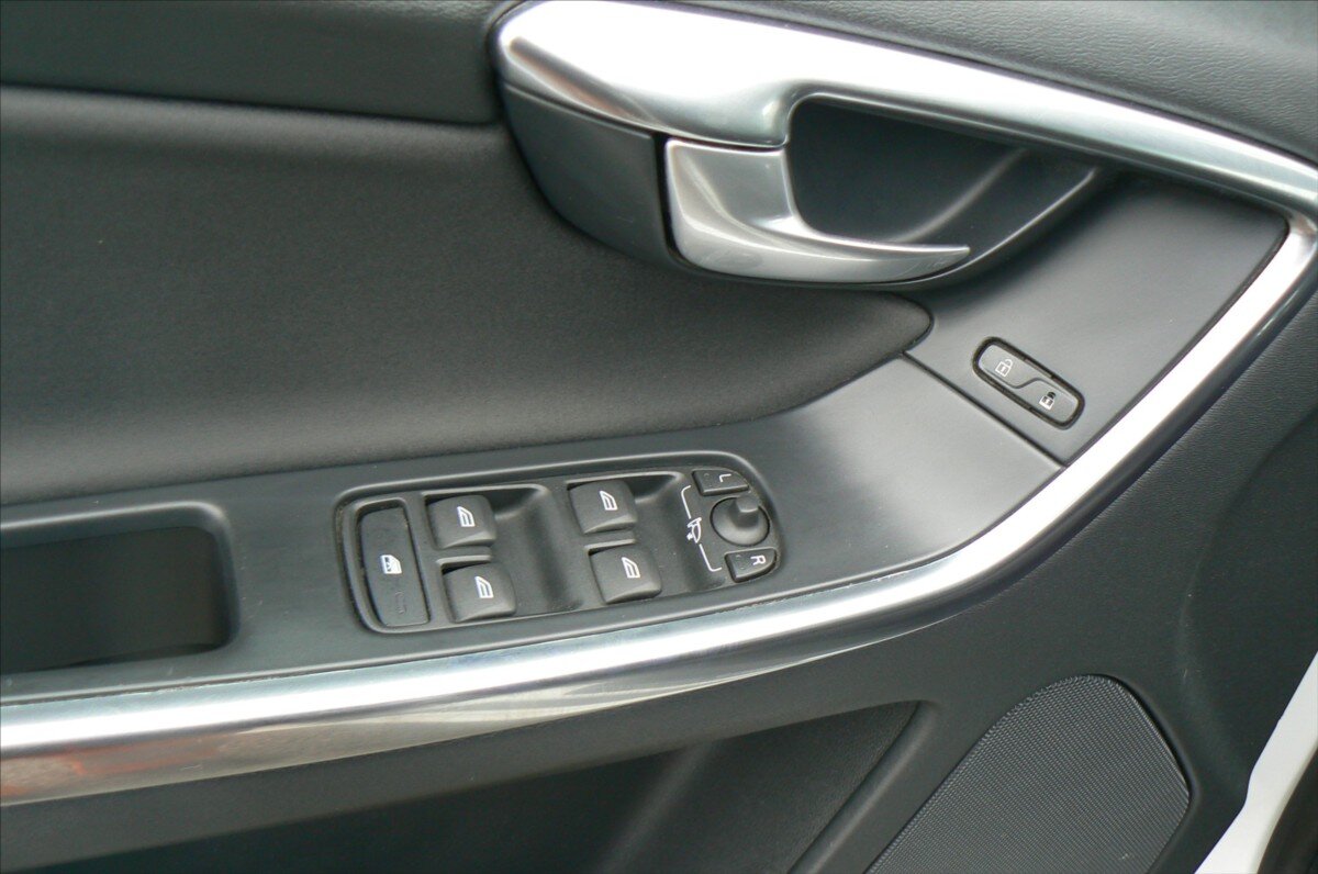 Volvo XC60 SUV 2,4 l 120 kw