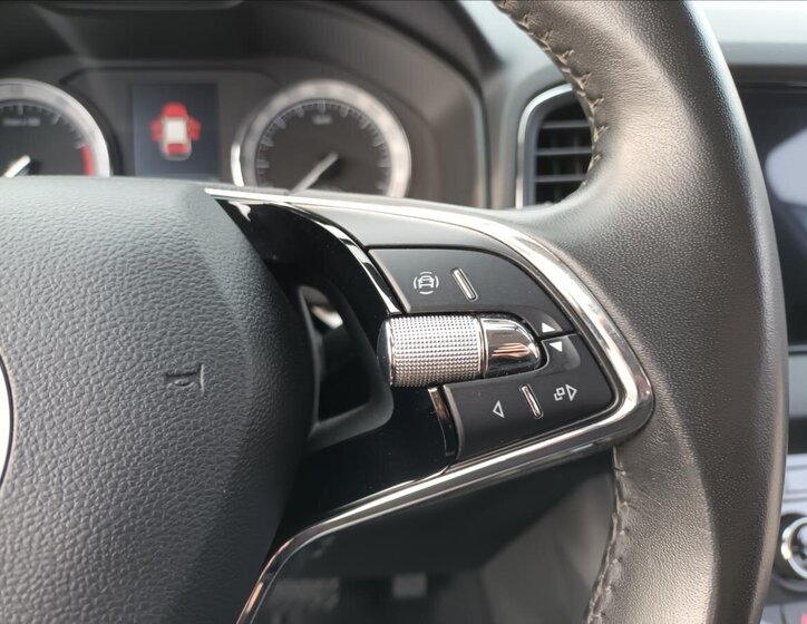 Škoda Karoq SUV / Terénní 1,5 l 110 kw