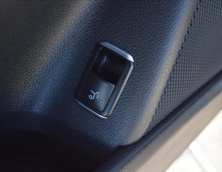 Mercedes-Benz GLA 33