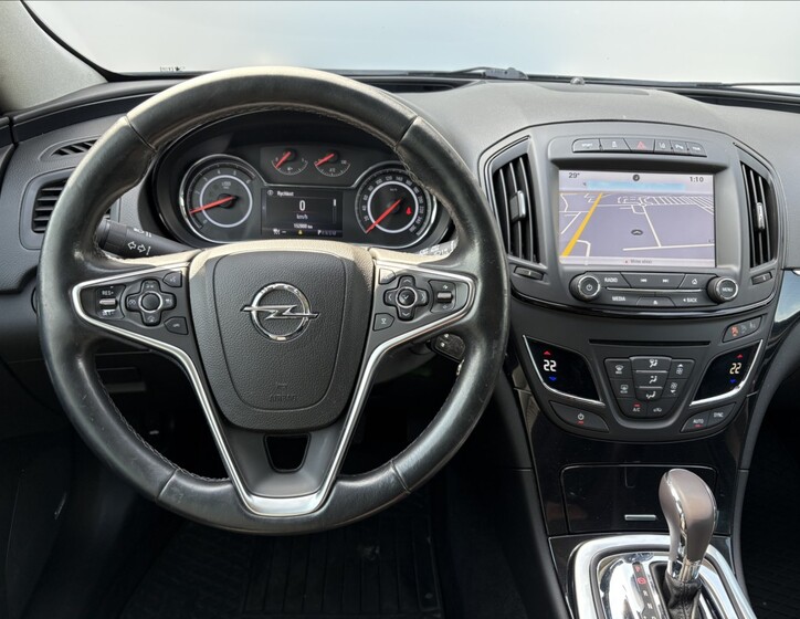 Opel Insignia 9