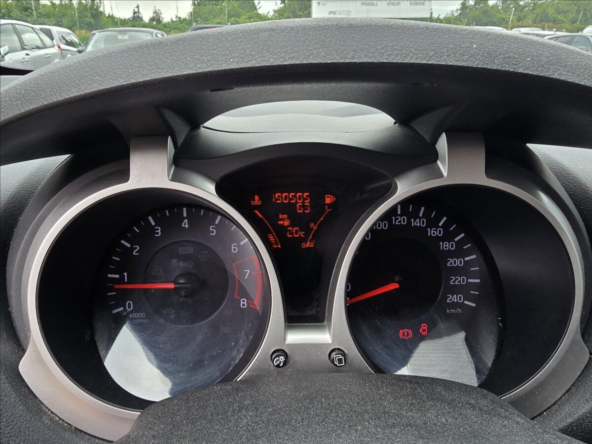 Nissan Juke CUV / Crossover 1,6 l 86 kw