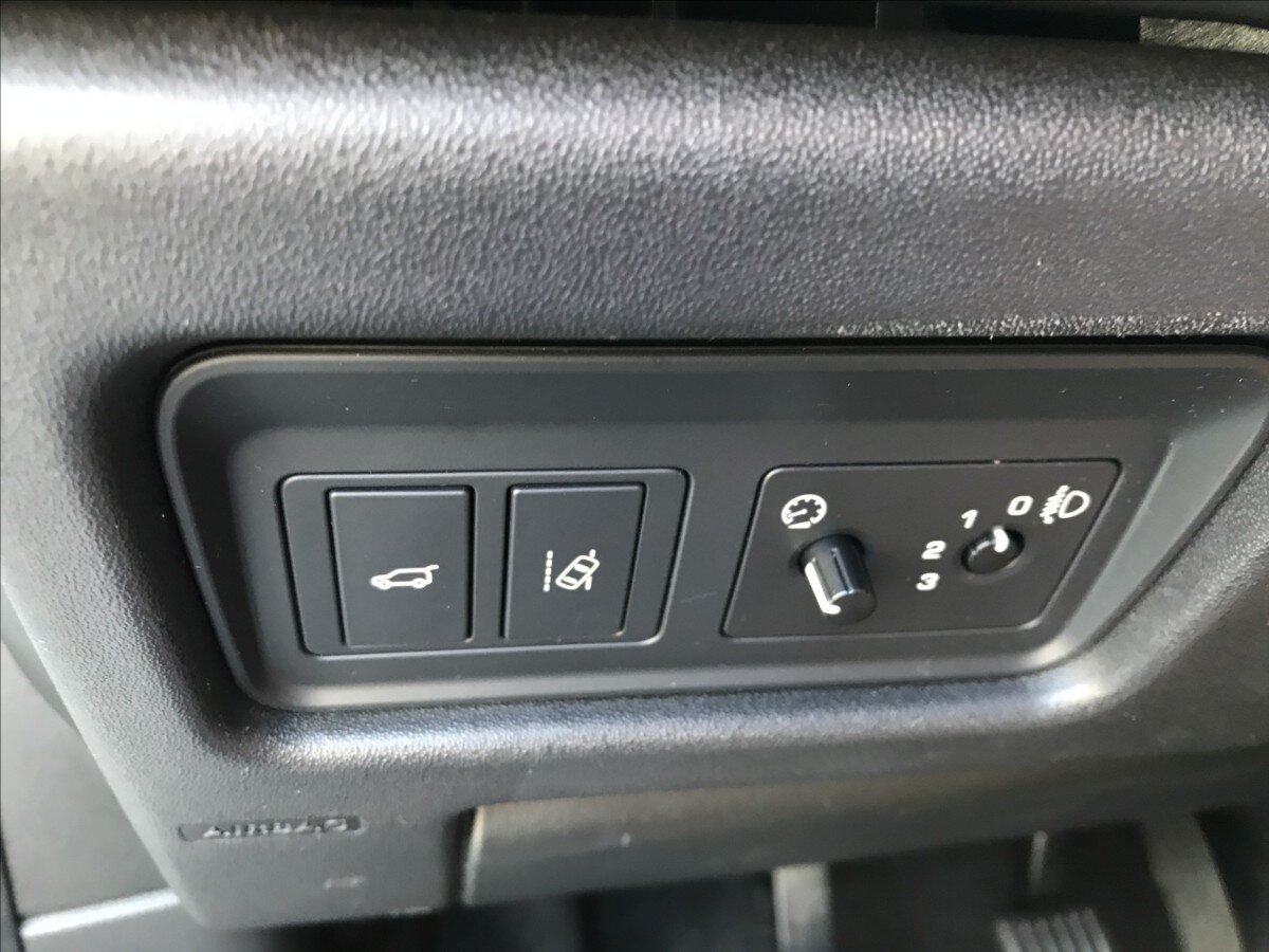 Land Rover Discovery Sport SUV / Terénní 2,0 l 110 kw