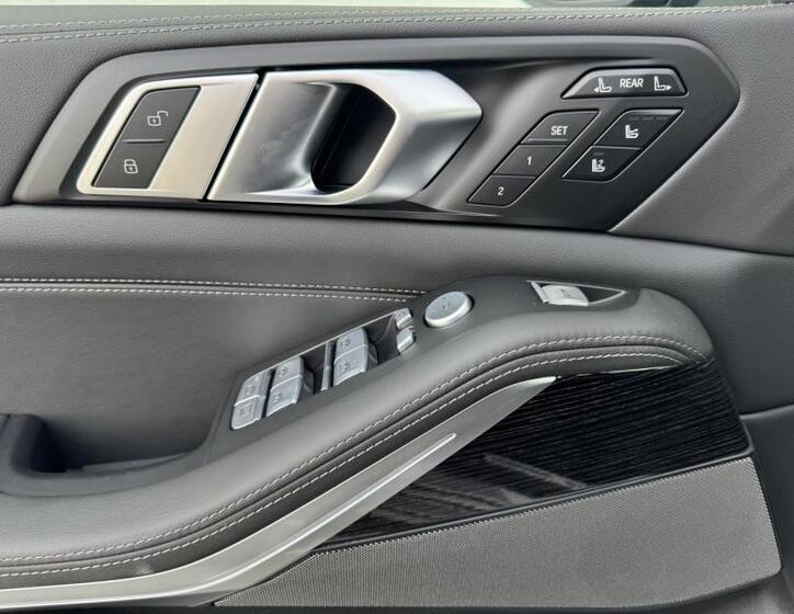 BMW X7 SUV 3,0 l 280 kw