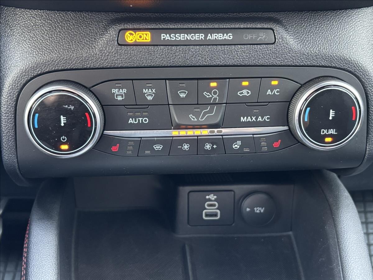 Ford Kuga SUV / Terénní 2,0 l 88 kw