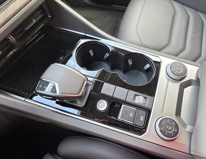 Volkswagen Touareg SUV 3,0 l 210 kw