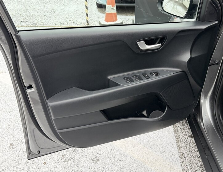 KIA Stonic SUV / Terénní 1,2 l 58 kw