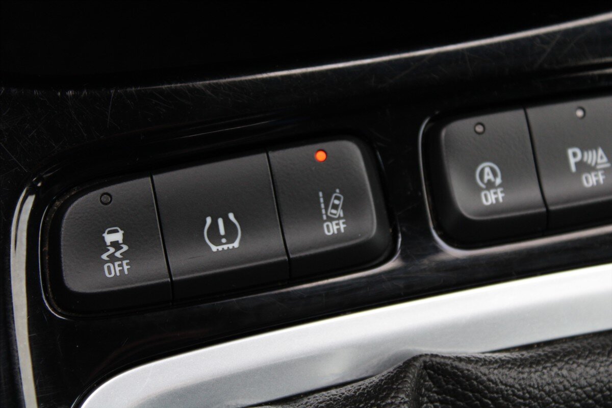 Opel Crossland X SUV / Terénní 1,2 l 61 kw