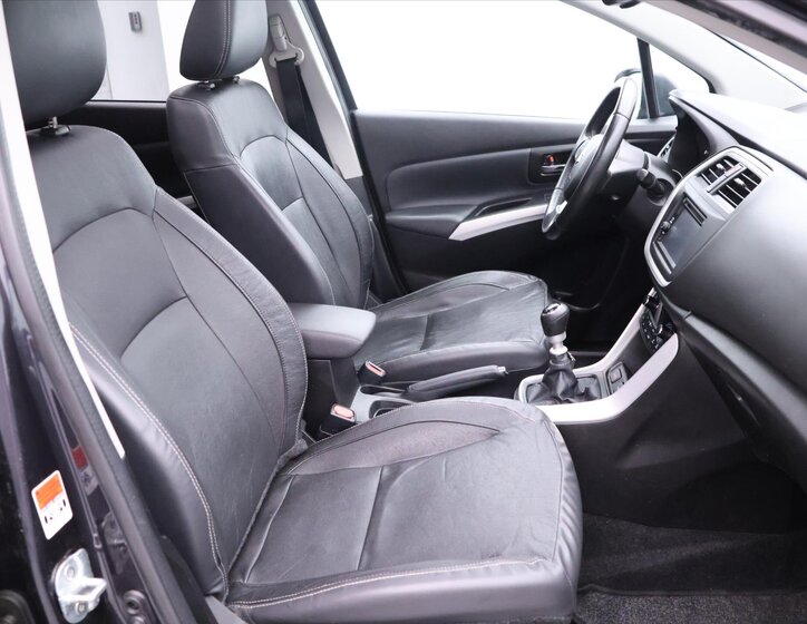 Suzuki SX4 S-Cross Hatchback 1,6 l 88 kw