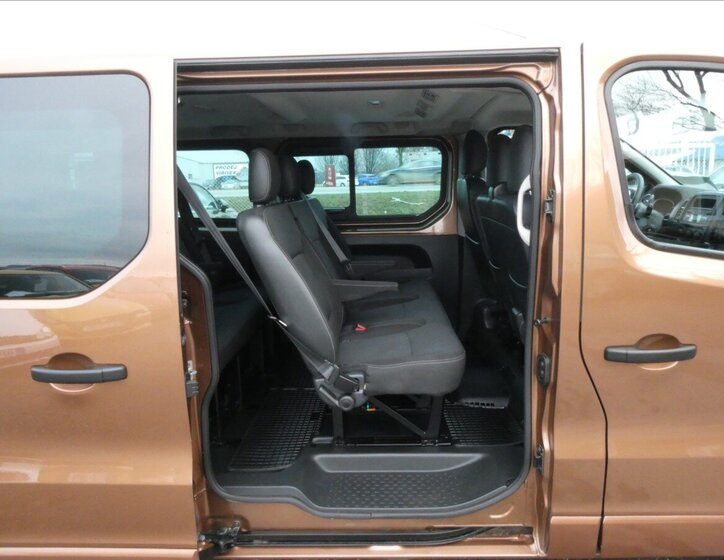 Opel Vivaro 26