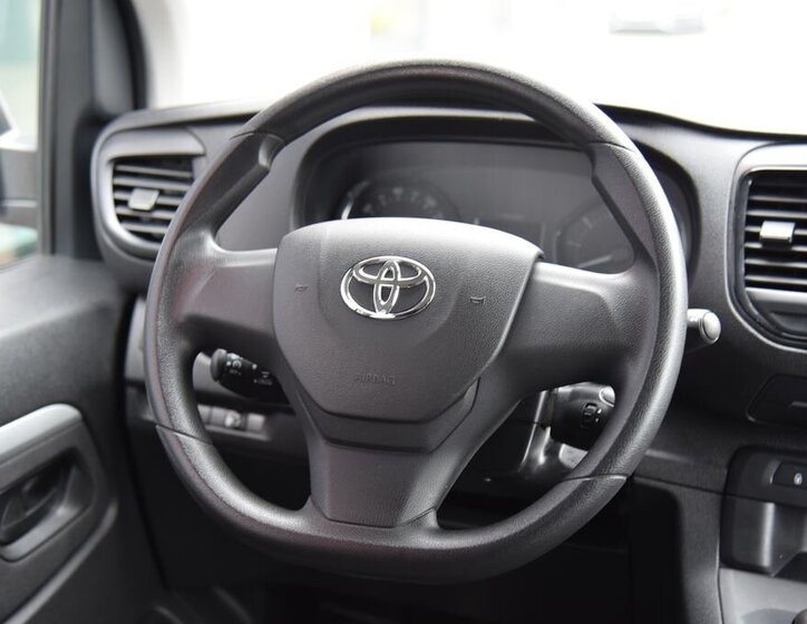 Toyota ProAce 23