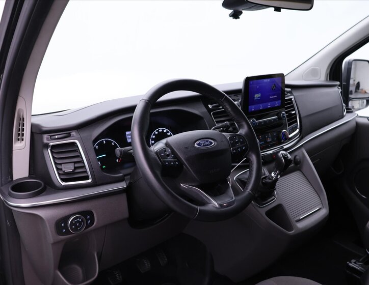 Ford Tourneo Custom Kombi 2,0 l 95 kw