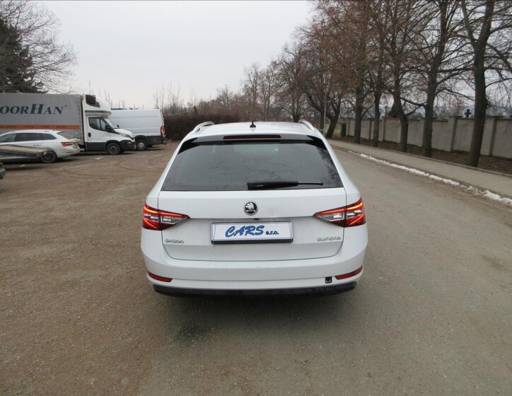 Škoda Superb Kombi 2,0 l 110 kw