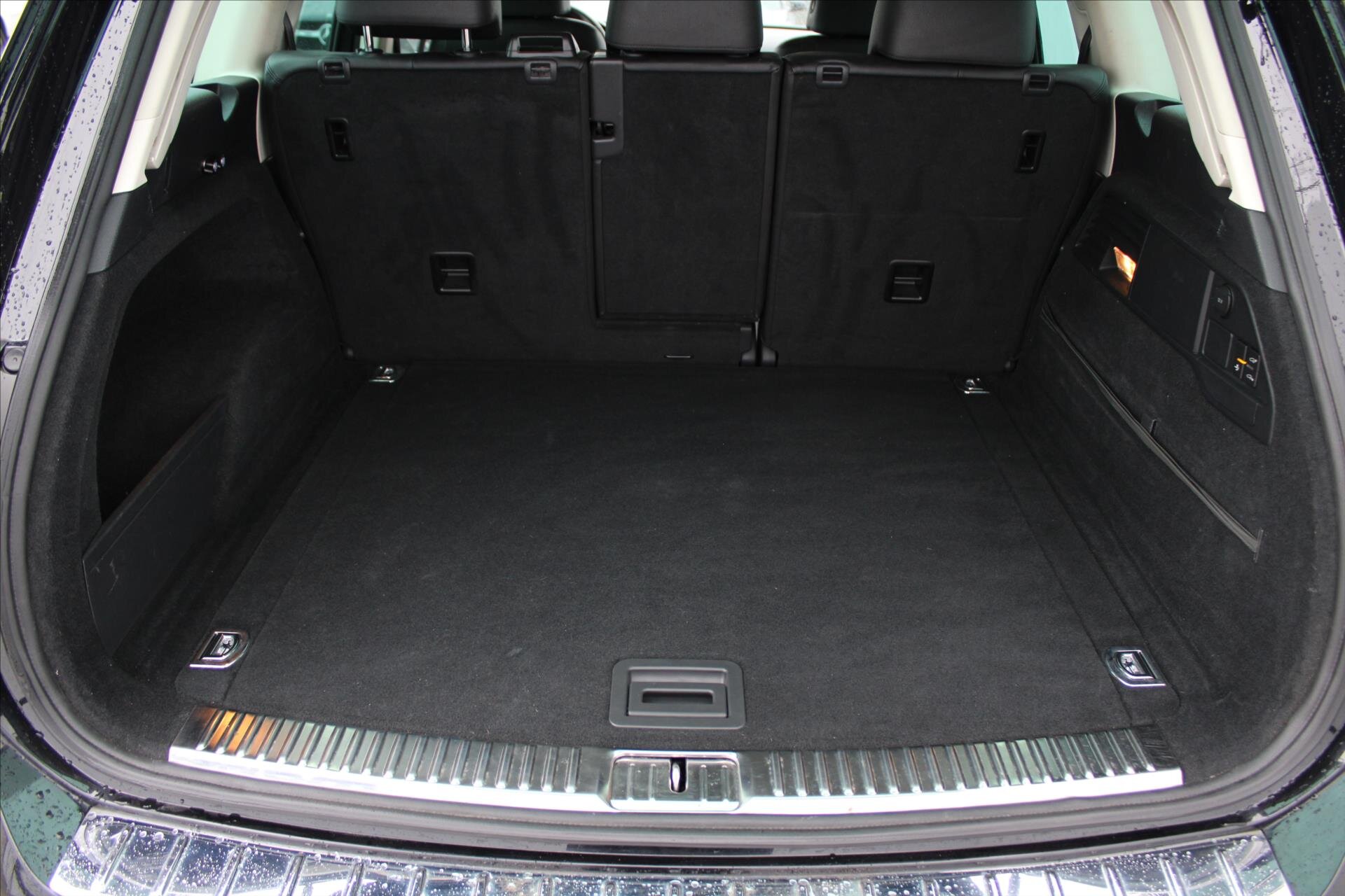 Volkswagen Touareg SUV / Terénní 3,0 l 193 kw