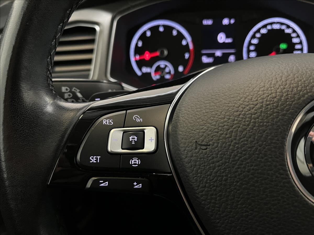 Volkswagen T-Roc SUV 1,5 l 110 kw