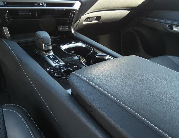 Lexus RX 350h SUV / Terénní 2,5 l 140 kw