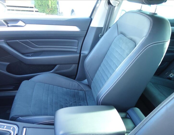 Volkswagen Passat Sedan / Limuzína 2,0 l 110 kw