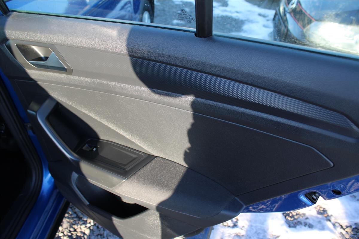 Volkswagen T-Roc SUV / Terénní 1,6 l 85 kw