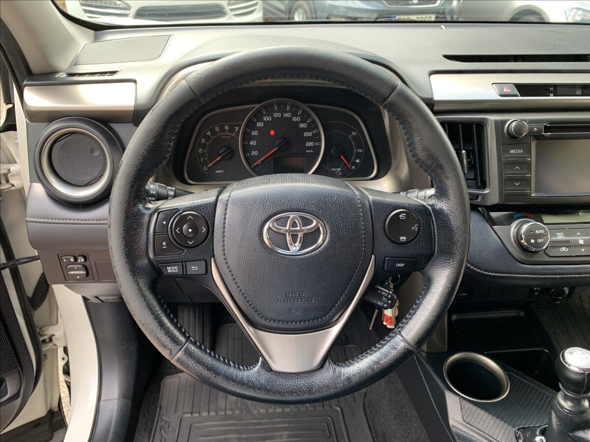 Toyota RAV4 Kombi 2,2 l 110 kw