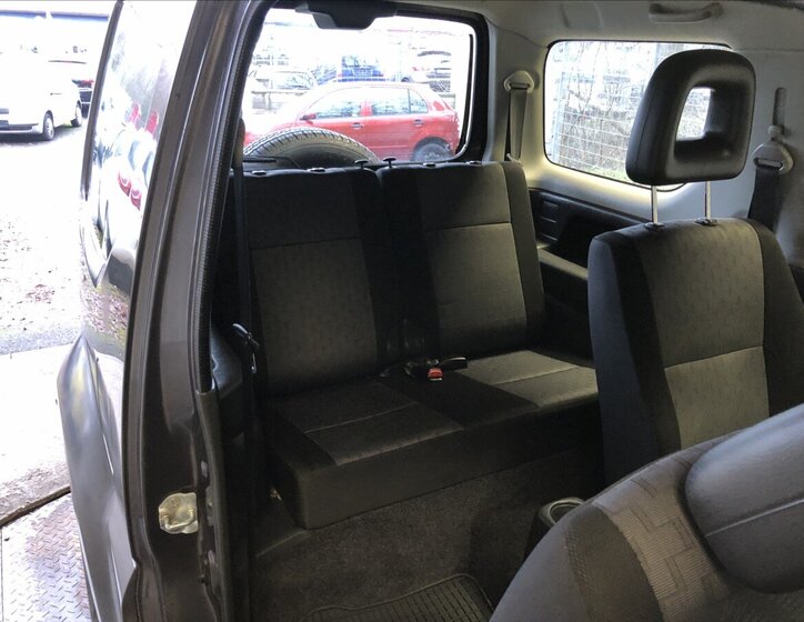 Suzuki Jimny 11