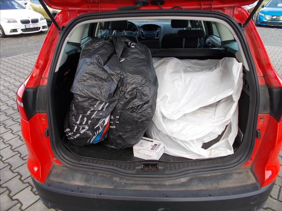 Ford Focus Kombi 999,0 74 kw