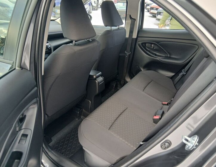 Toyota Yaris Cross 12