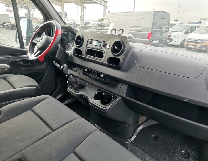 Mercedes-Benz Sprinter Valník 3,0 l 140 kw