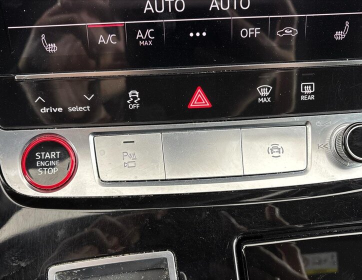 Audi SQ8 SUV / Terénní 4,0 l 373 kw