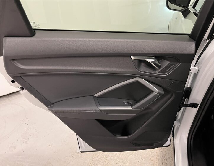 Audi Q3 SUV / Terénní 1,5 l 110 kw