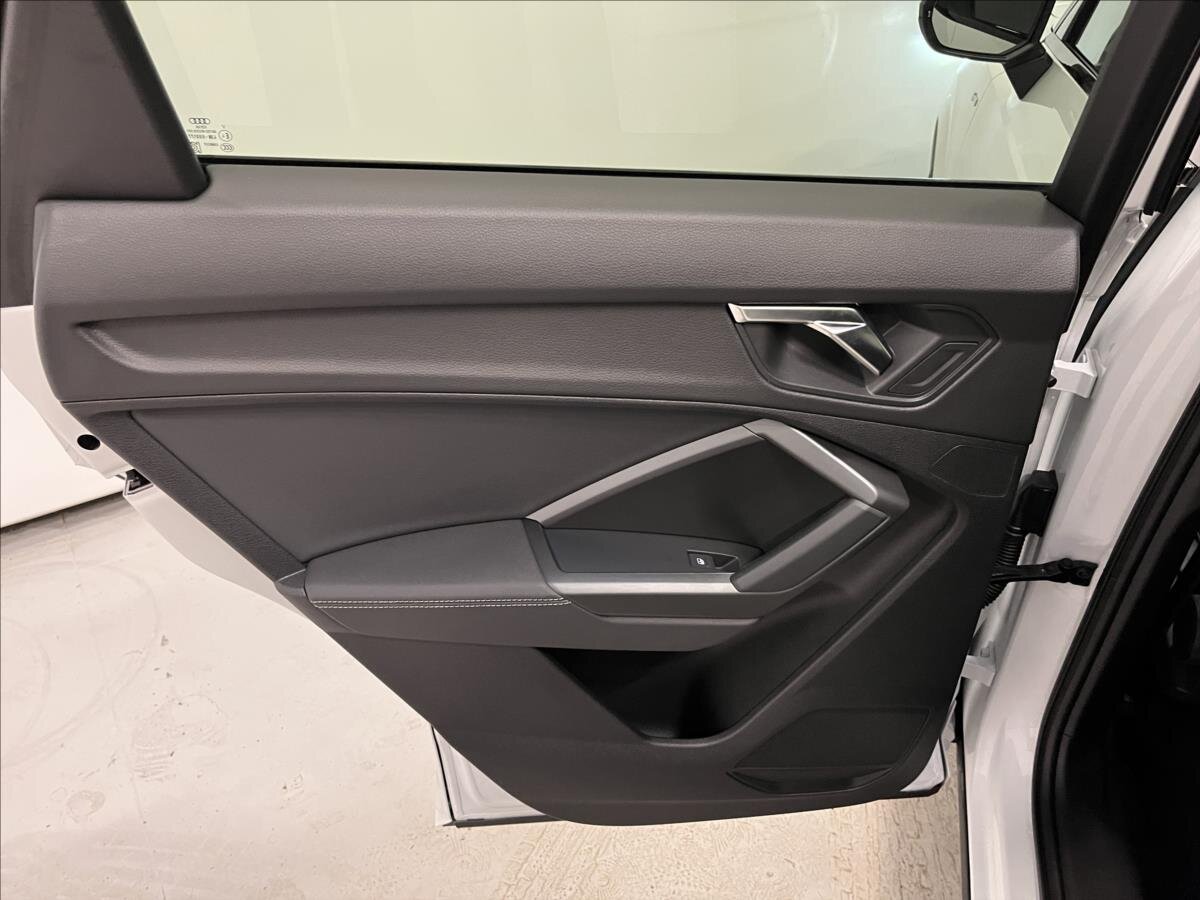 Audi Q3 SUV / Terénní 1,5 l 110 kw