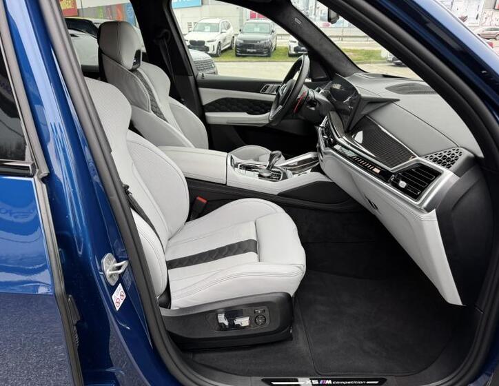 BMW X5 SUV 4,4 l 460 kw