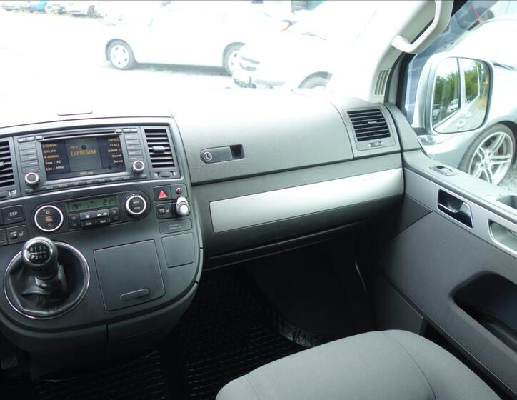 Volkswagen Multivan 26