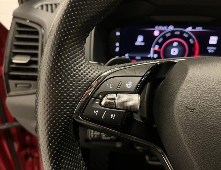 Škoda Karoq SUV / Terénní 2,0 l 140 kw