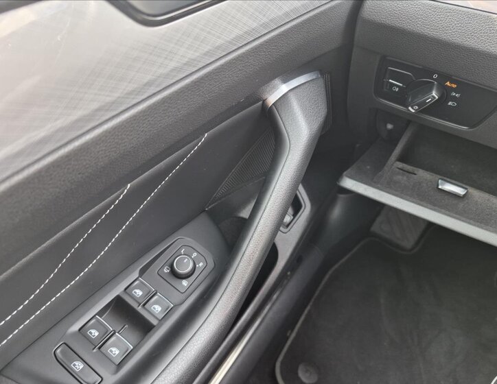 Volkswagen Passat Kombi 1,4 l 160 kw