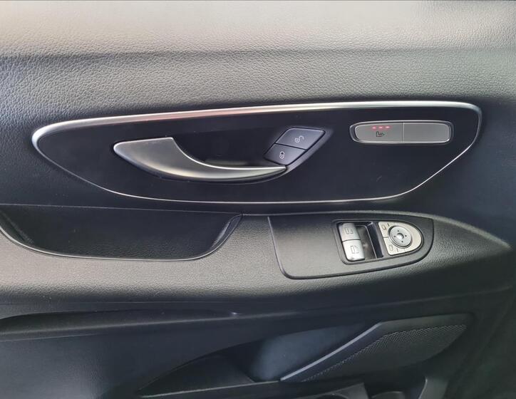 Mercedes-Benz Vito 12