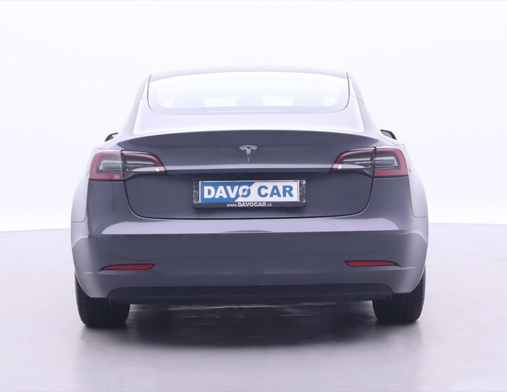 Tesla Model 3 Sedan / Limuzína 0,0 239 kw