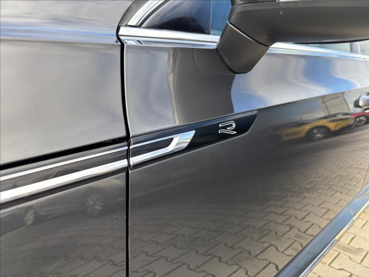 Volkswagen Arteon Liftback 2,0 l 206 kw