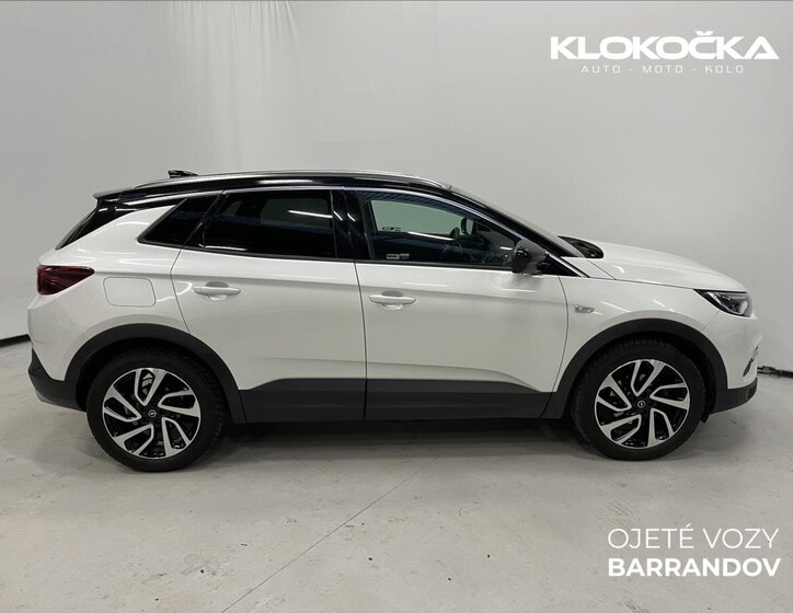 Opel Grandland X SUV / Terénní 1,2 l 96 kw