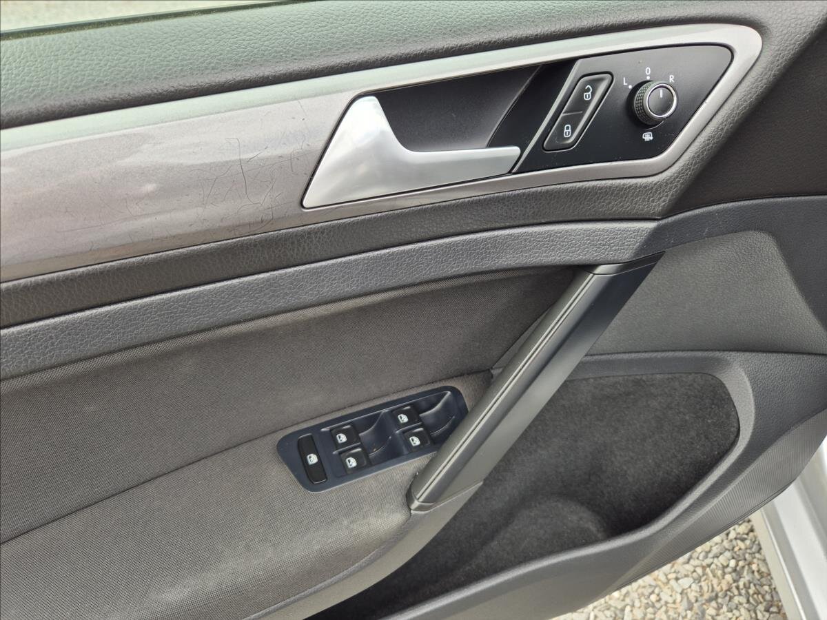 Volkswagen Golf Kombi 1,6 l 81 kw