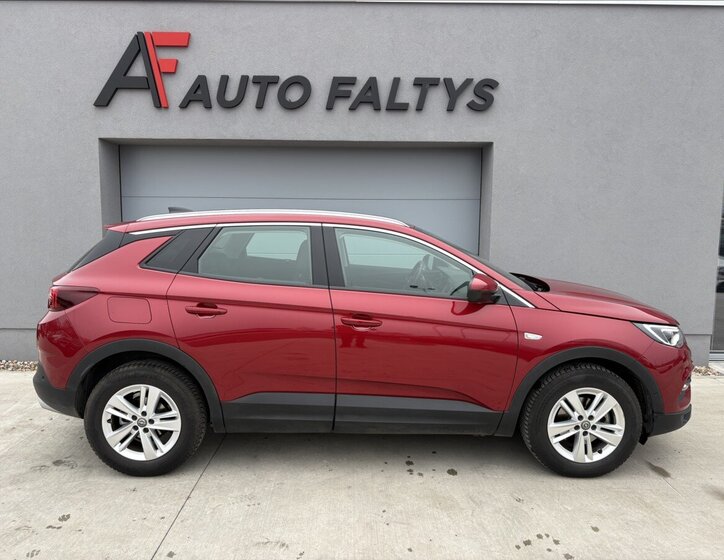 Opel Grandland X Sedan / Limuzína 1,2 l 96 kw