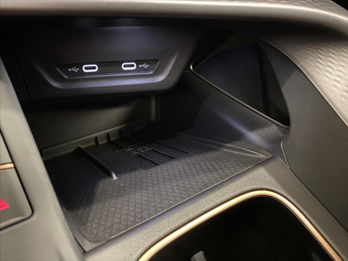 Cupra Terramar SUV / Terénní 1,5 l 200 kw
