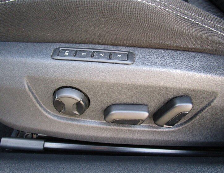 Škoda Superb Sedan / Limuzína 2,0 l 110 kw