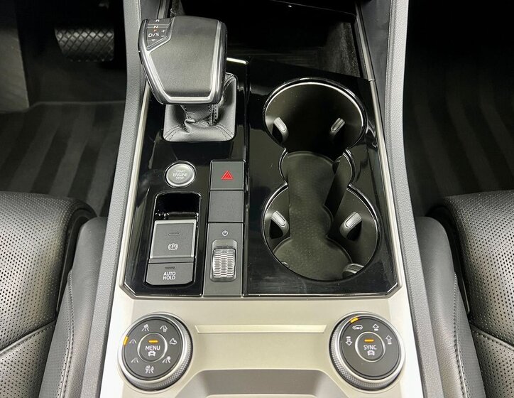 Volkswagen Touareg SUV / Terénní 3,0 l 210 kw