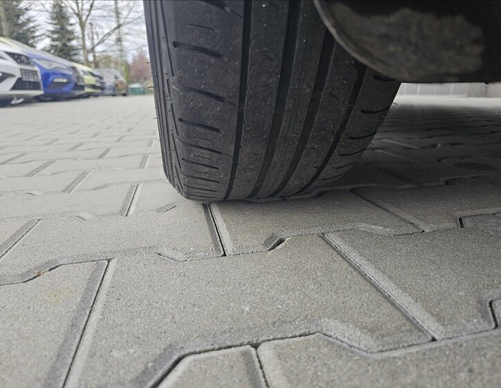 Volkswagen Touran Kombi 2,0 l 110 kw