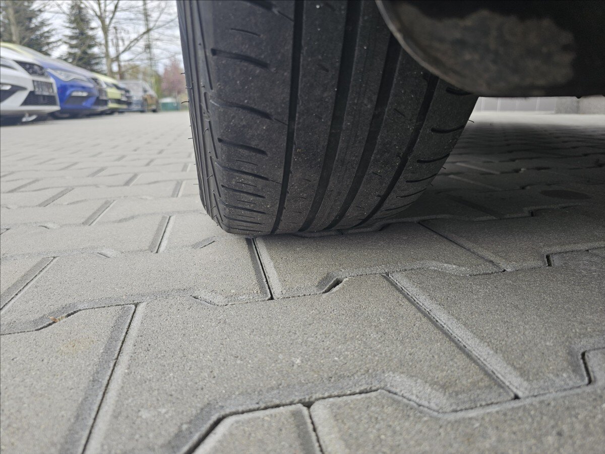 Volkswagen Touran Kombi 2,0 l 110 kw