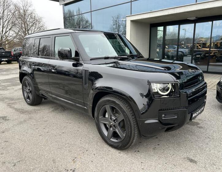 Land Rover Defender 24