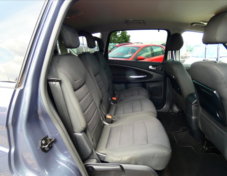 Ford S-MAX 12