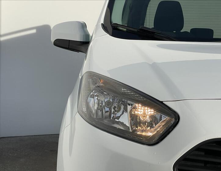 Ford Tourneo Courier 18