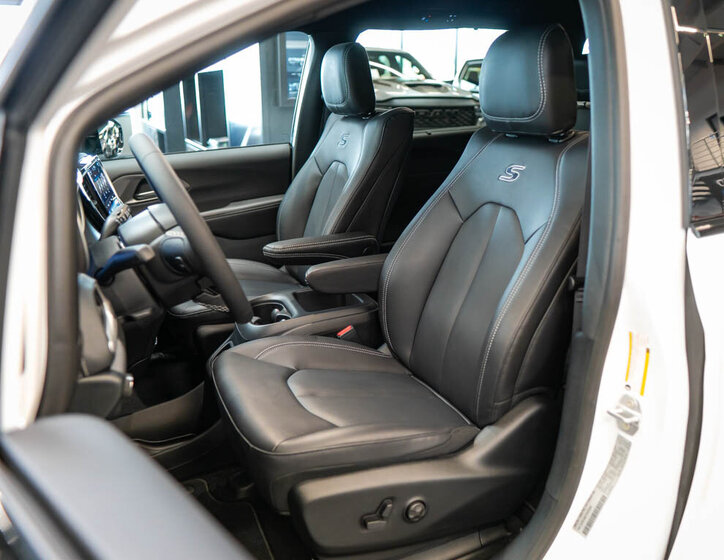 Chrysler Pacifica MPV 3,6 l 221 kw