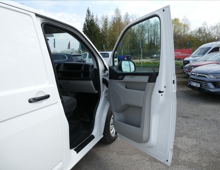 Volkswagen Transporter Skříň 2,0 l 75 kw