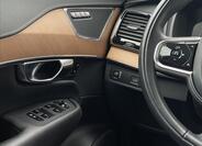 Volvo XC90 13